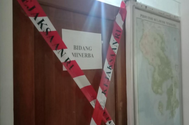 Kejaksaan Agung Geledah...