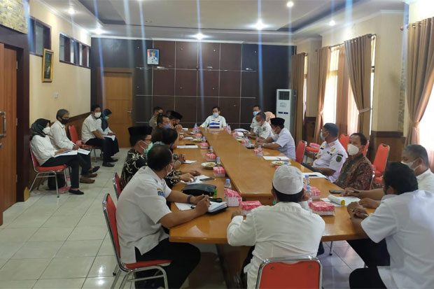 Salat Idul Adha di Lutra...