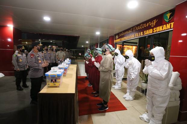 Tinjau RS Polri Kramat...