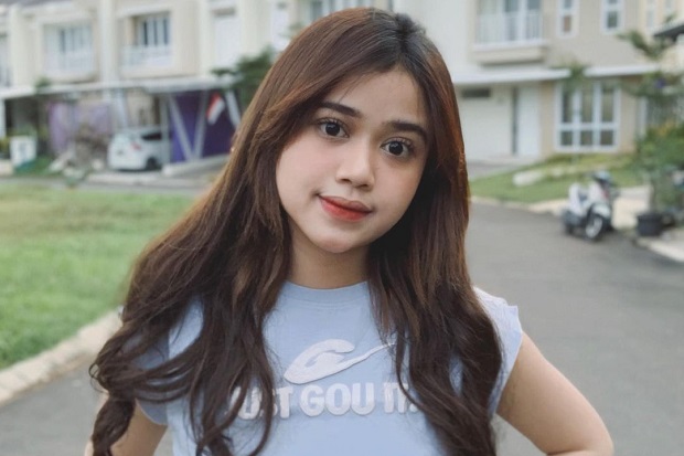 Brisia Jodie Hadiahi...