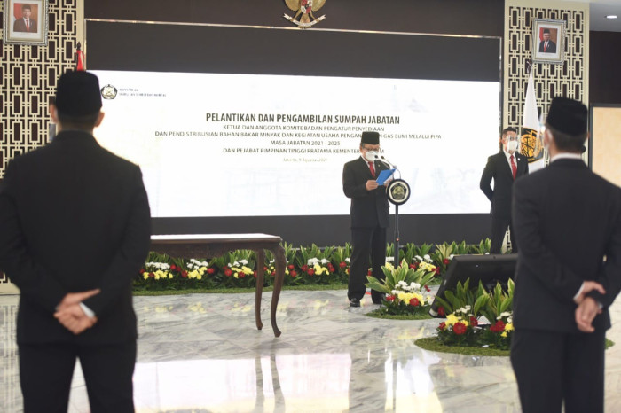 Lantik Ketua dan Komite...