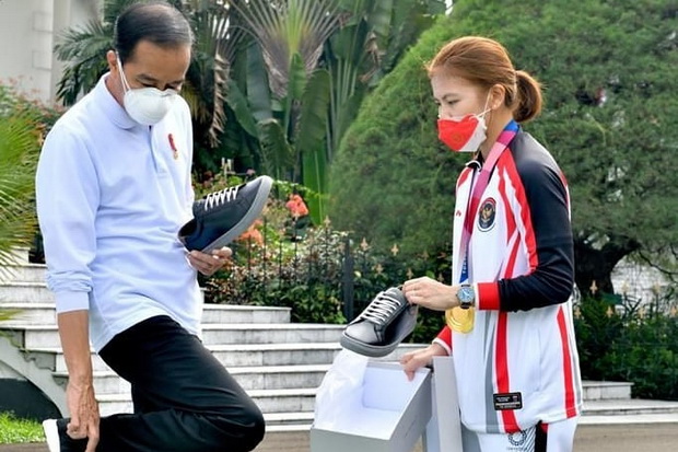 Dibeli Jokowi, Warganet...