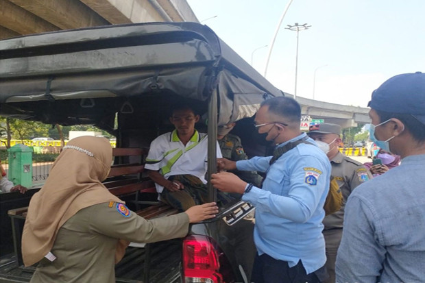 Kerap Tanpa Busana,...