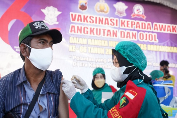 Gelar Vaksinasi Massal,...