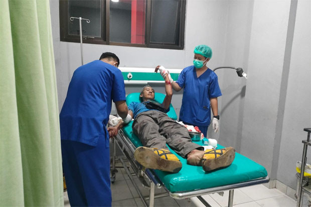 Lawan Begal, Tangan...
