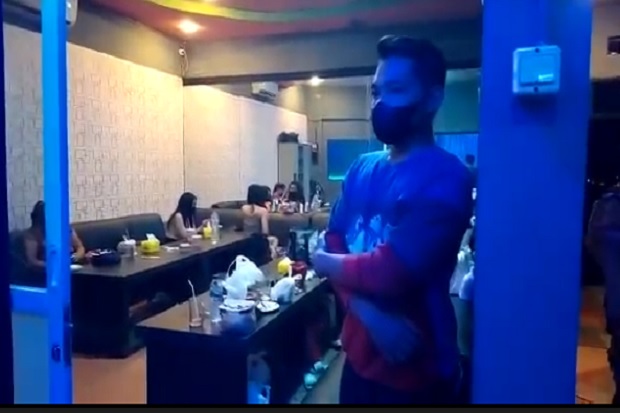 Temukan Wanita Seksi...