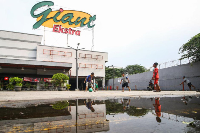 Usai Suntik Mati Giant,...