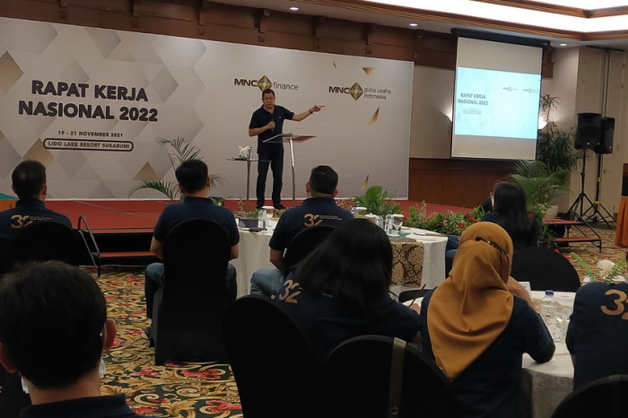 Rayakan HUT ke-32, MNC...