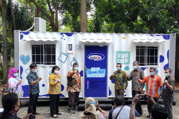 Super Ketat!, Pegawai...