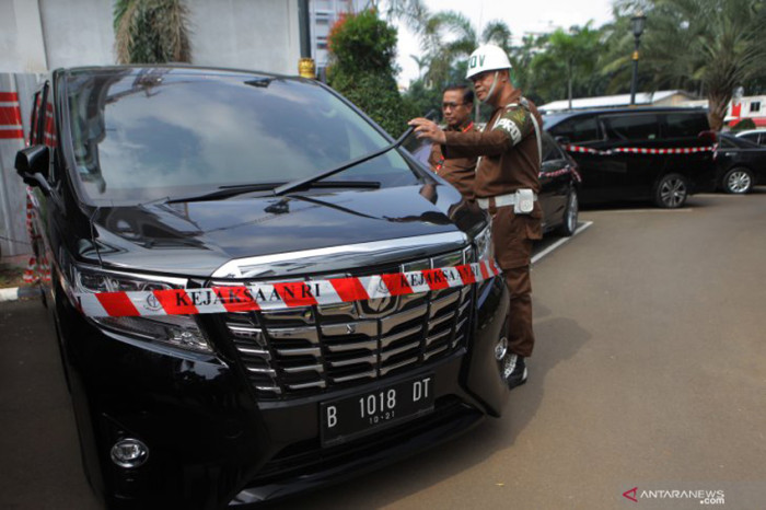 15 Mobil Mewah dan 1...