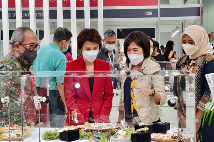 Menteri Singapura Terpikat...