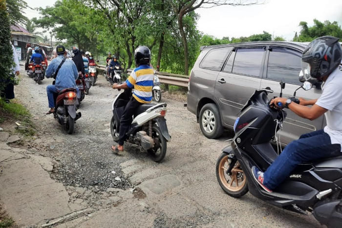 Jalan Alternatif Menuju...