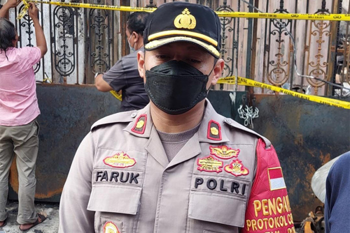 Polisi Buru Sopir Taksi...