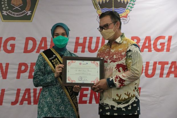 Kepala BKKBN Kukuhkan...