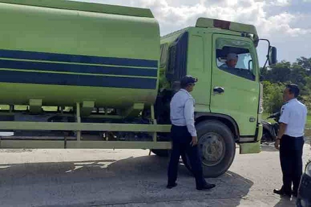 Truk Angkut CPO Lebihi...
