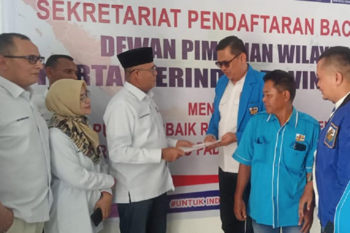 Ketua KNPI Riau Larsen...