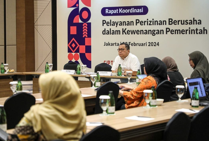 Pantau Pelayanan Perizinan...