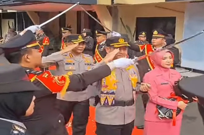 Kombes Arya Perdana...