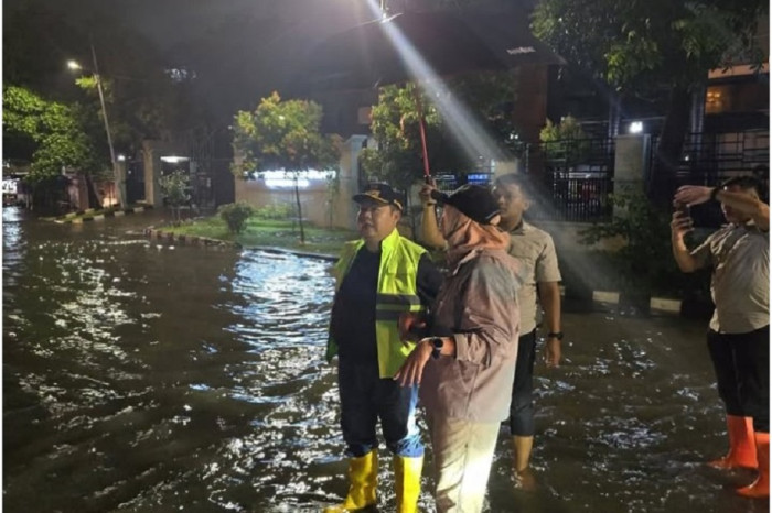 Jakarta Dikepung Banjir,...