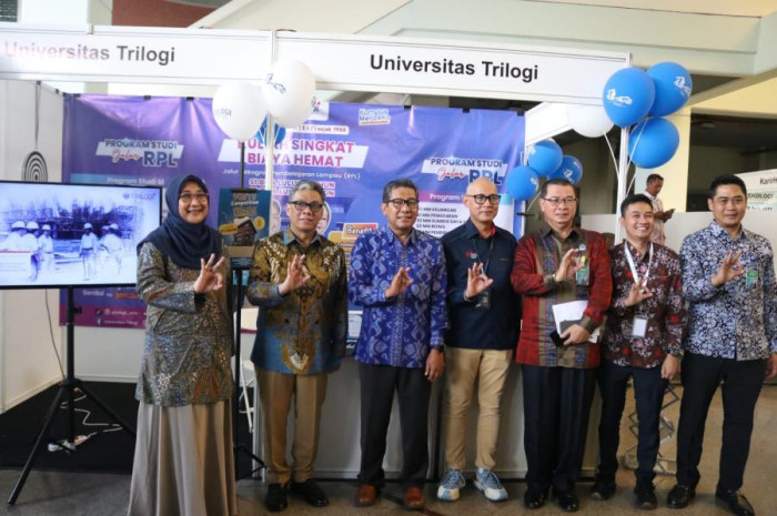 Manajemen Universitas...