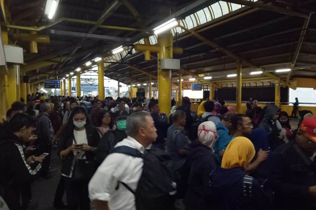 PSBB Diberlakukan Rabu,...