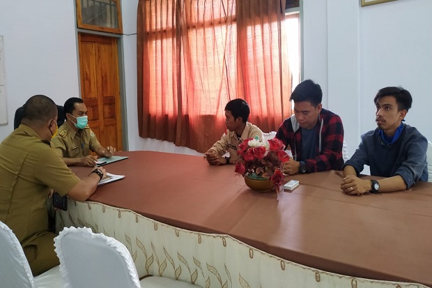 Mahasiswa Pertanyakan...