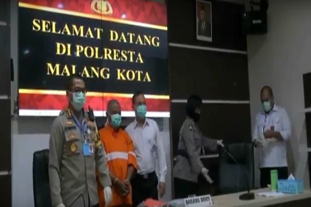 Istri Tak Ada di Rumah...