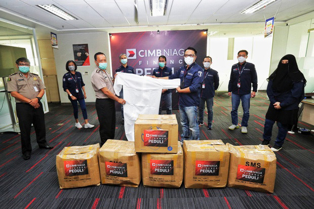 CIMB Niaga Finance Serahkan...