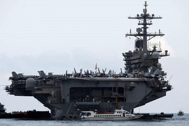 Kru Kapal Induk Theodore...