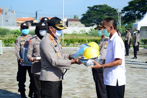 Anggota Polresta Sidoarjo...