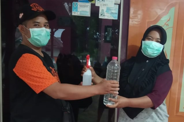 Anak-anak Muda Ini Ajak...