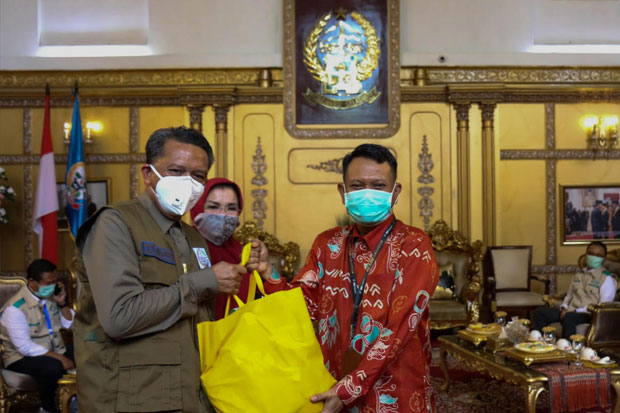 Dukung Pemerintah Hadapi...