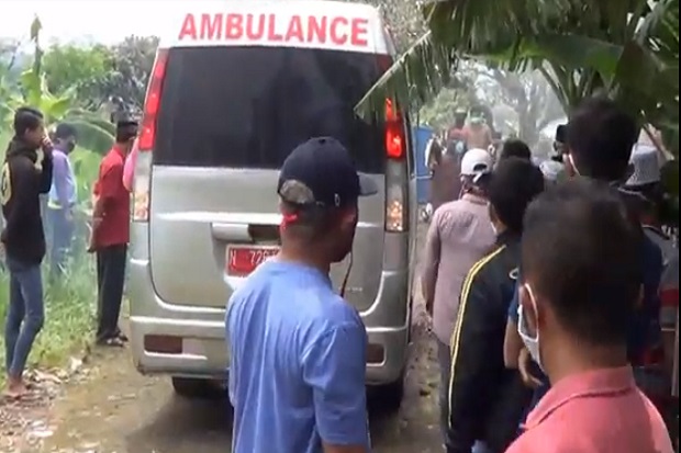 Tak Takut, Ratusan Warga...