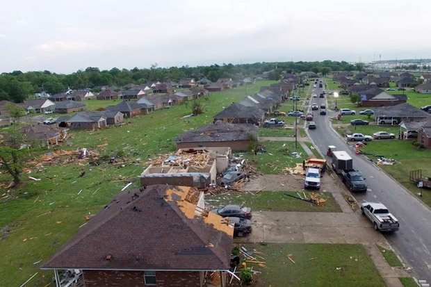Tornado Porak-porandakan...