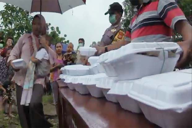 250 Paket Nasi Gratis...
