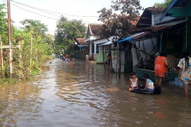 Ratusan Rumah Warga...