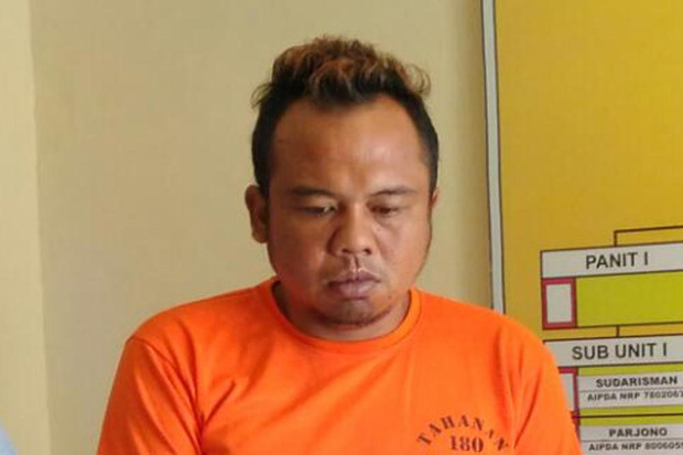 Ketahuan Curi Burung,...