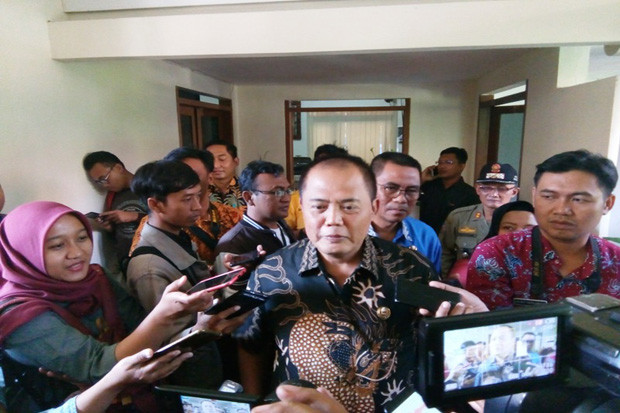 Bupati Karanganyar Juliyatmono...