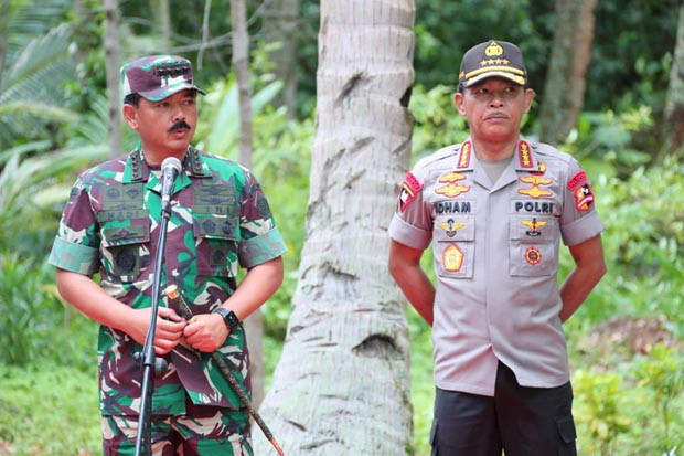 TNI Bantu Polri dalam...