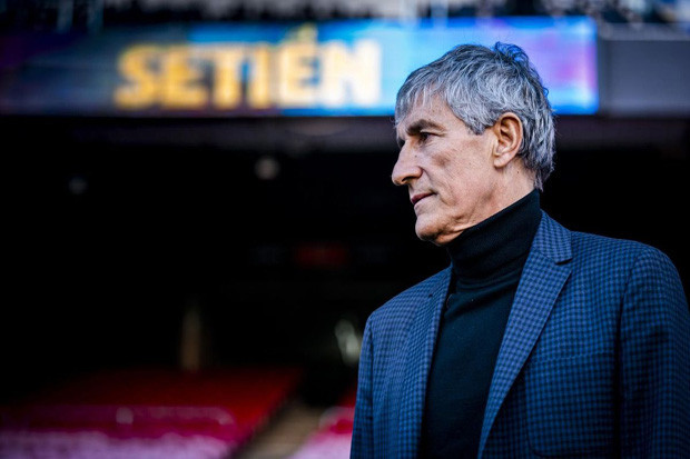 Pelatih Barcelona Pengin...