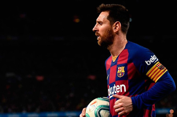 Pelatih Barcelona Yakin...