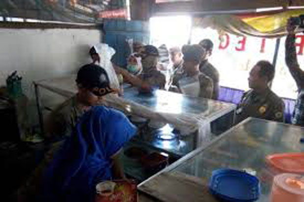 PSBB, Warung Makan Tak...