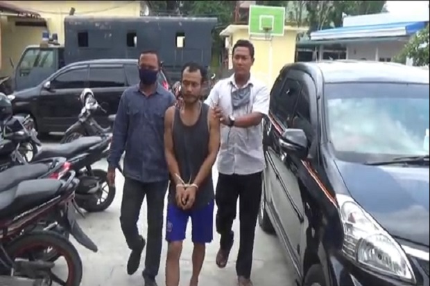 Coba Bakar Istri dan...