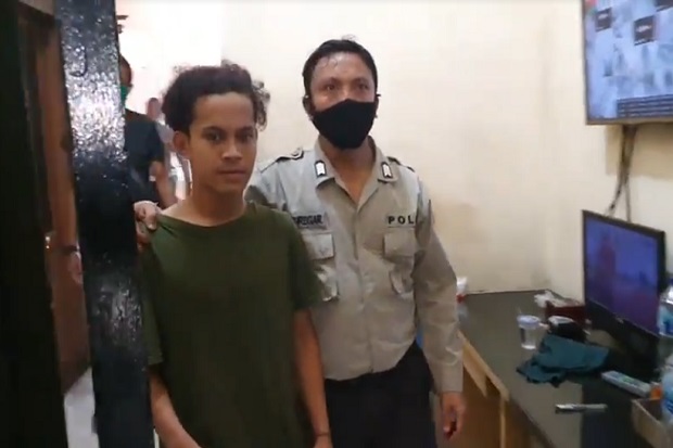 Diduga Menistakan Agama,...