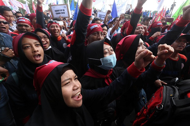 Antisipasi PHK Akibat...