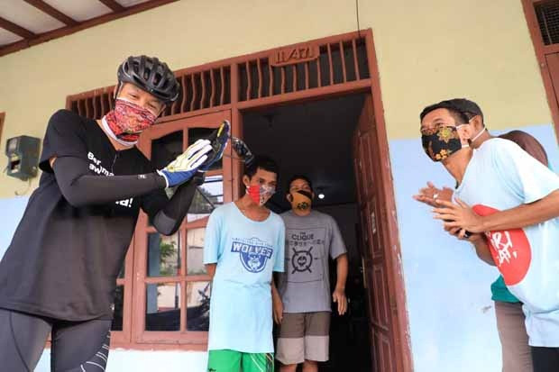 Stok Sembako Menipis,...