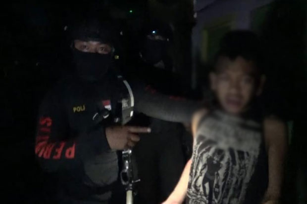 Dua Kelompok Warga di...