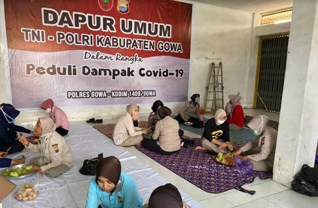 Buka Dapur Umum, Polres...