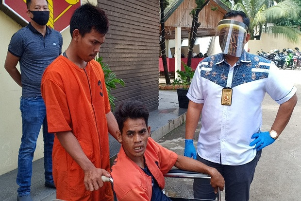 Dua Pencuri Mesin Penggiling...