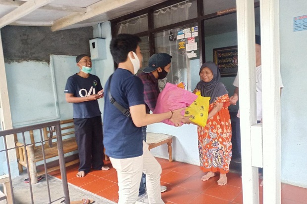 Kelompok Cipayung Plus-Polda...